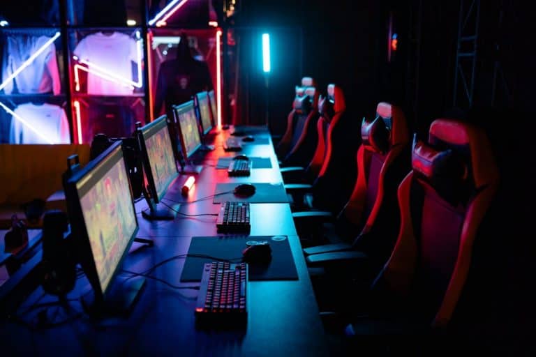 gaming-768x512
